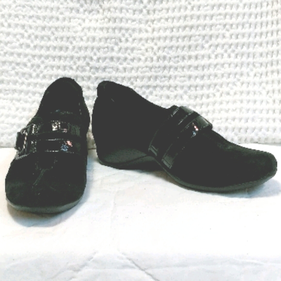 black clarks shoes